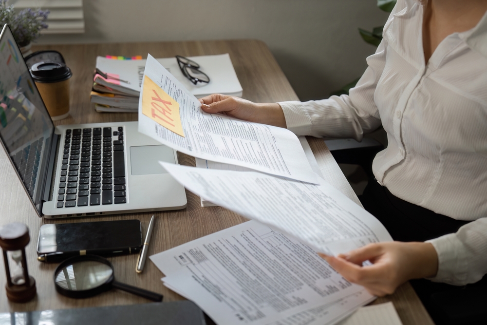 Attorney reviewing mediation documents during a Washington State dispute resolution process