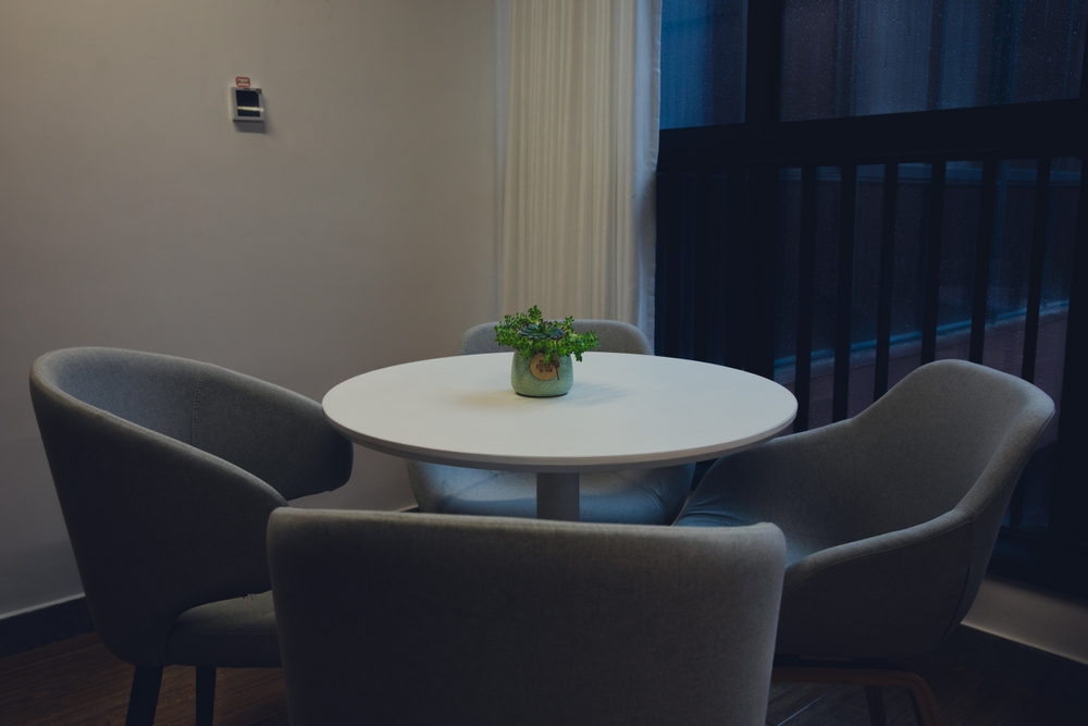 Private mediation meeting room used for dispute resolution in Washington